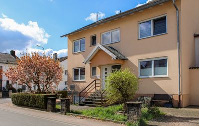 Großzügiges Mehrfamilienhaus mit zusätzlichem Potential