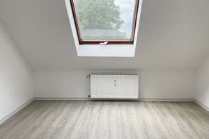 Einfach einziehen!! Renovierte 3 Zimmer + Balkon + Wannenbad + Dachgeschoss – Zedernstraße 30, 41239 Schrievers, Mönchengladbach – Vorschaubild 6