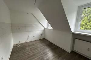 Schöne, große 3-Zimmer-Dachgeschoss-Wohnung im Nordviertel in direkter Uni-Nähe – Berthold-Beitz-Boulevard 581, 45141 Altenessen-Süd, Essen – Vorschaubild 8