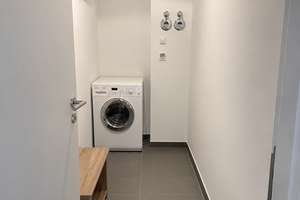 Gemütliche, voll möblierte Zwei-Zimmer-Wohnung mit hochwertigen Möbeln im Europaviertel – Europa Allee 140, 60486 Gallus, Frankfurt am Main – Vorschaubild 11
