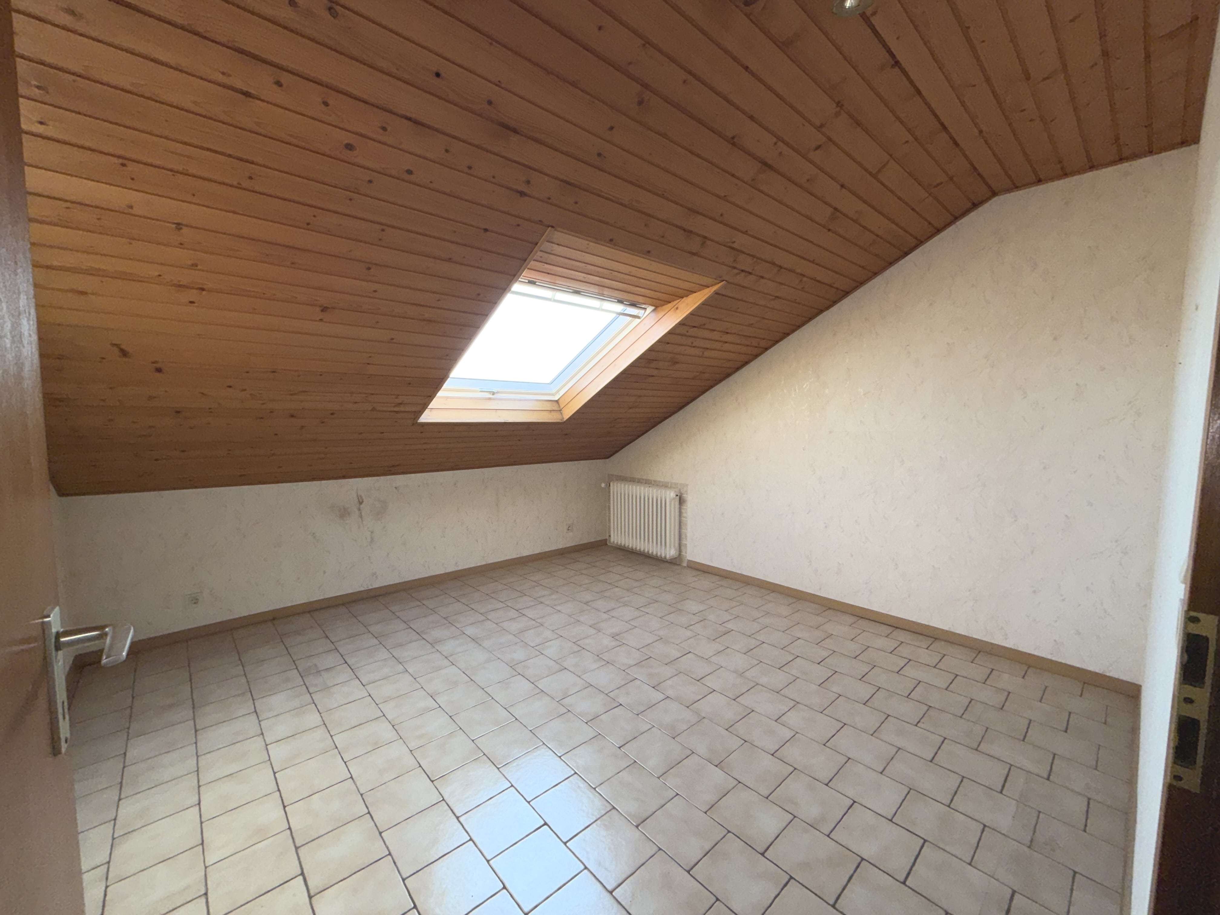 Immobilie in Wallerfangen - Schönes, großzügiges Einfamilienhaus in bevorzugter Wohnlage - Bild 10