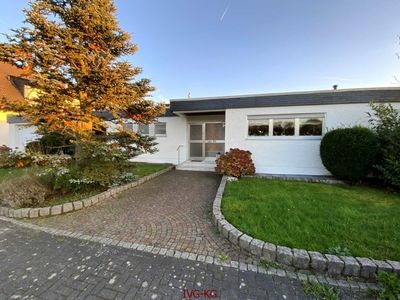 Langenfeld-Wiescheid: freistehender Bungalow mit großer Garage