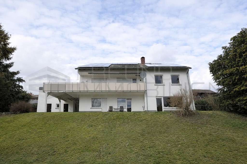 Immobilie in Waldems - Modernisierte Kapitalanlage auf sonnenverwöhntem Grundstück - Bild 1