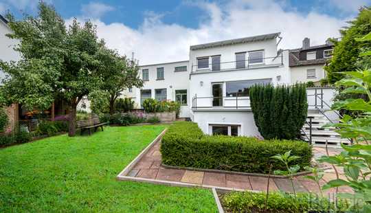 Bild von Kernsaniertes Haus mit Einliegerwohnung und großem mediterranen Garten in Innenstadtnähe.