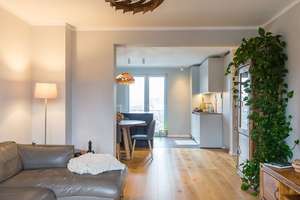 HOMESK - Bezugsfreie, kernsanierte 3-Zimmer-Wohnung mit Südwest-Balkon, 2 Bädern & Wohnküche – Eisackstraße 34, 10827 Schöneberg, Berlin – Vorschaubild 5
