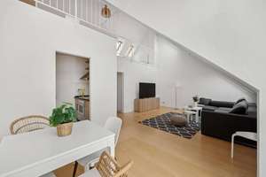 Helle 2,5-Zimmer-Galeriewohnung, möbliert, Südbalkon (Vermietung auf Zeit, all inclusive) – Axel-von-Ambesser-str. 9, 81371 Sendlinger Feld, München – Vorschaubild 2