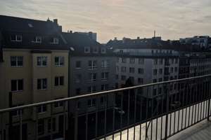 Dachgeschosswohnung mit Aufzug & großem Westbalkon – Sonne bis zum Abend genießen – Kölner Straße 18, 40211 Stadtmitte, Düsseldorf – Vorschaubild 7