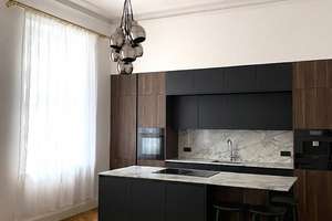 WOHNPALAIS PLATANENHOF - stilvoll modernisierte Luxus-Altbauwohnung mit Terrasse