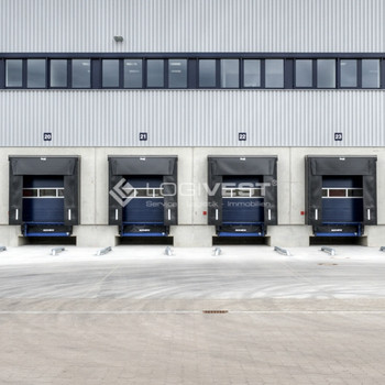 Bezug sofort / ca. 9.800 m² WGK-3 Logistik und Lager / Nähe A3