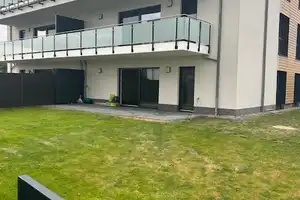 Gartenparadies inklusive: Moderne und komfortable 4-Zimmer Wohnung mit Einbauküche – Wolfsburg – Vorschaubild 1