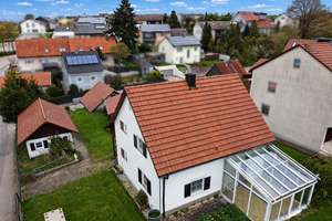 Gemütliches Einfamilienhaus mit Wintergarten, Doppelgarage und großem Grundstück bei Rottenburg – Die vollständige Adresse der Immobilie erhältst du vom Anbieter., 84056 Rottenburg an der Laaber – Vorschaubild 2