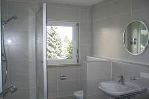 Ruhige Wohlfühloase  mit gehobener Ausstattung & TG-Stellplatz in Friedberg-Kernstadt – Geistbeckstraße 18a, 86316 Friedberg – Vorschaubild 4