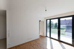 2 Zimmerwohnung mit Einbauküche und großem Balkon – Grafrather Straße 9, 81245 München – Vorschaubild 6