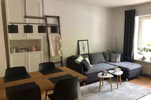 Gepflegte teilmöblierte 2-Zimmer-Hochparterre-Wohnung mit Einbauküche in Kiel-Südfriedhof, Toplage