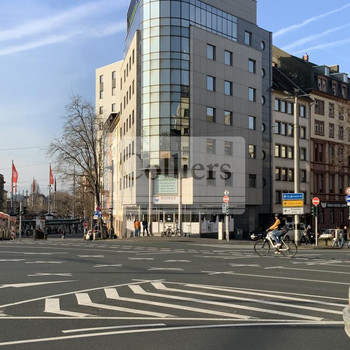 Repräsentative Büroeinheiten mit ausgezeichneter Visibilität