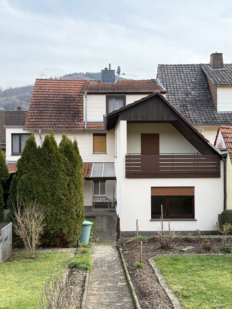 Immobilie in Witzenhausen - Frei! Gepflegtes 2-3 Parteienhaus mit Potential auf schönem Grundstück - Bild 1