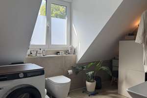 Lichtdurchflutete Dachgeschosswohnung mit sonniger Dachterrasse – Vogesenstr 15c, 81825 Waldtrudering, München – Vorschaubild 10