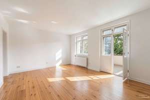 Charmantes Einfamilienhaus in Grunewald: 6 Zimmer, großer Garten und Garage direkt am Roseneck – 14193 Grunewald, Berlin – Vorschaubild 9