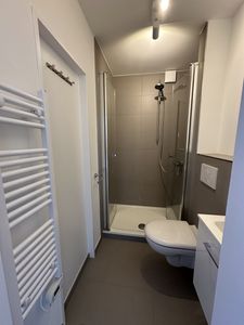 modernisierte 1 Zimmer Wohnung mit modernem Badezimmer für Singlehaushalt