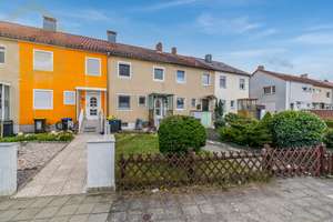 modernisiertes Reihenmittelhaus mit überdachter Terrasse in Vorsfelde! Mein Haus = Mein Partner! – Die vollständige Adresse der Immobilie erhältst du vom Anbieter., 38448 Vorsfelde, Wolfsburg – Vorschaubild 2