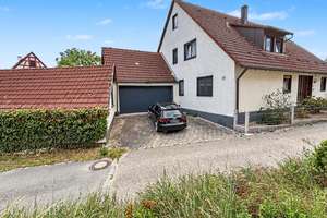 Attraktives Einfamilienhaus mit Einliegerwohnung in ruhiger Lage von Kammerstein – Die vollständige Adresse der Immobilie erhältst du vom Anbieter., 91126 Kammerstein – Vorschaubild 2