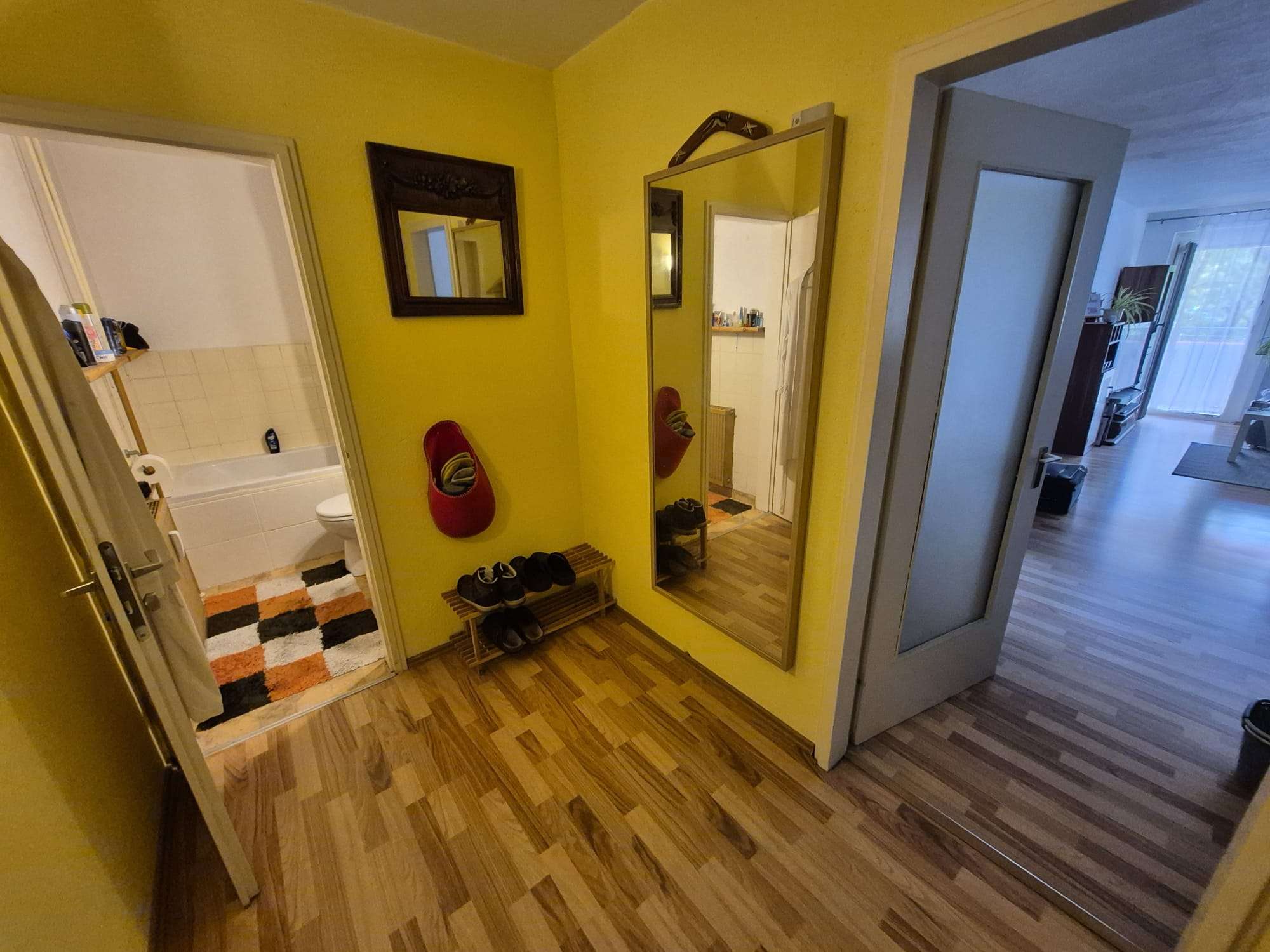 Gepflegte 2-Zimmer-Wohnung im 2. OG mit Balkon in Freiburg-Weingarten, Freiburg im Breisgau – Bild 2