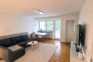 Bezugsfreie 2-Zimmer-Wohnung mit renoviertem Balkon & Fenster in Berg am Laim - provisionsfrei