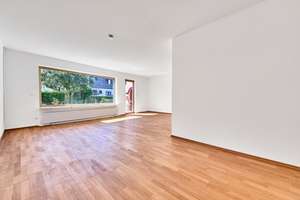 ONLY 10 MINUTES TO CLAY! Approx. 150 m² townhouse with 5-room, 4-bed, garden + garage *Pets allowed* – Die vollständige Adresse der Immobilie erhältst du vom Anbieter., 55246 Mainz-Kostheim, Wiesbaden – Vorschaubild 2