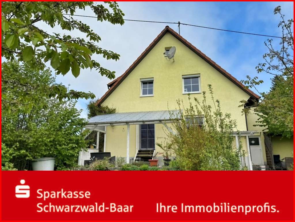 Einfamilienhaus mit 2 Garagen
