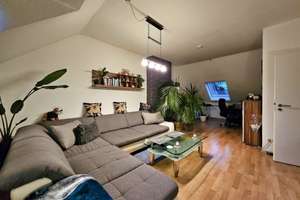 Attraktive Dachgeschosswohnung mit Balkon und Stellplatz
in Wuppertal-Barmen – Die vollständige Adresse der Immobilie erhältst du vom Anbieter., 42277 Oberbarmen, Wuppertal – Vorschaubild 5