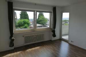 gemütliche 2 Zi Dachgeschosswohnung, gute Lage ,fertig zum Einziehen