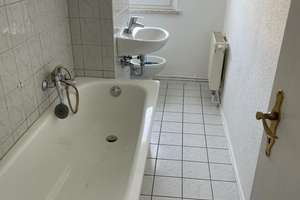 Frisch renovierte 3-Zimmer Wohnung im 2.OG mit Balkon! – Am Bahnhof 38, 6577 Heldrungen – Vorschaubild 5