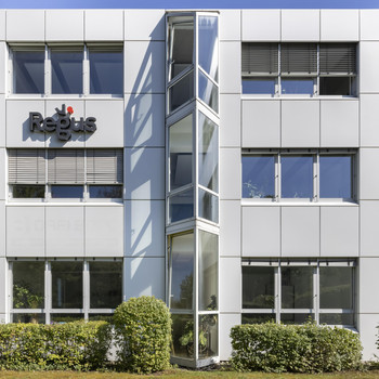 Privater Büroraum für 2 Person in Regus Docks Ismaning