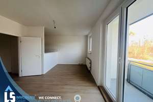 Frisch renoviert, moderner Grundriss, Balkon!