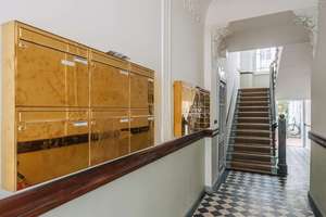Altbau-Charme im Prenzlauer Berg - helle 2-Zimmerwohnung nahe Kollwitzplatz – Esmarchstraße 8, 10407 Prenzlauer Berg, Berlin – Vorschaubild 3