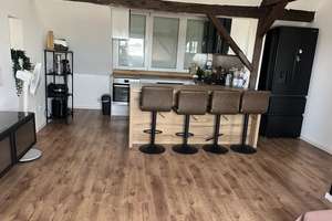 Stilvoll modernisiert und voll möblierte 2,5-Zimmer-Wohnung in Duisburg