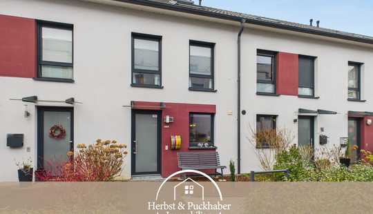 Bild von Premium-Reihenhaus mit lichtdurchflutetem Wohnbereich und erstklassigem Außenensemble