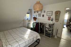Sanierte Dachgeschosswohnung mit drei Zimmern sowie Balkon und EBK in Stuttgart Luginsland – Stuttgart – Vorschaubild 14