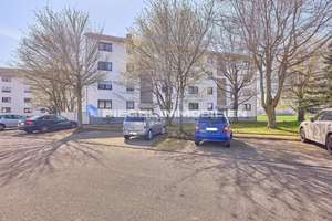 Sie hier? Wir auch! Attraktive 2 Zimmerwohnung mit Balkon und Garage in Neureut – Die vollständige Adresse der Immobilie erhältst du vom Anbieter., 76149 Innenstadt-West, Karlsruhe – Vorschaubild 16