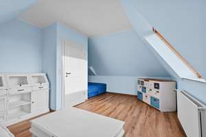 Einziehen und wohlfühlen: Stilvolle 4-Zimmer-Doppelhaushälfte mit wohnlichem Souterrain – modern ... – Die vollständige Adresse der Immobilie erhältst du vom Anbieter., 22399 Poppenbüttel, Hamburg – Vorschaubild 23