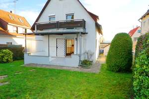 Einfamilienhaus - Altbau - mit schönem Garten in ruhiger Wohnlage von Leonberg-Eltingen – Die vollständige Adresse der Immobilie erhältst du vom Anbieter., 71229 Leonberg – Vorschaubild 2