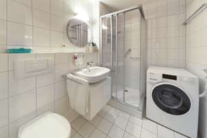 Gepflegte 2-Zimmerwohnung mit Balkon, Tiefgaragenstellplatz und Aufzug in Stuttgart-Zuffenhausen – 70435 Zuffenhausen-Schützenbühl, Stuttgart – Vorschaubild 7