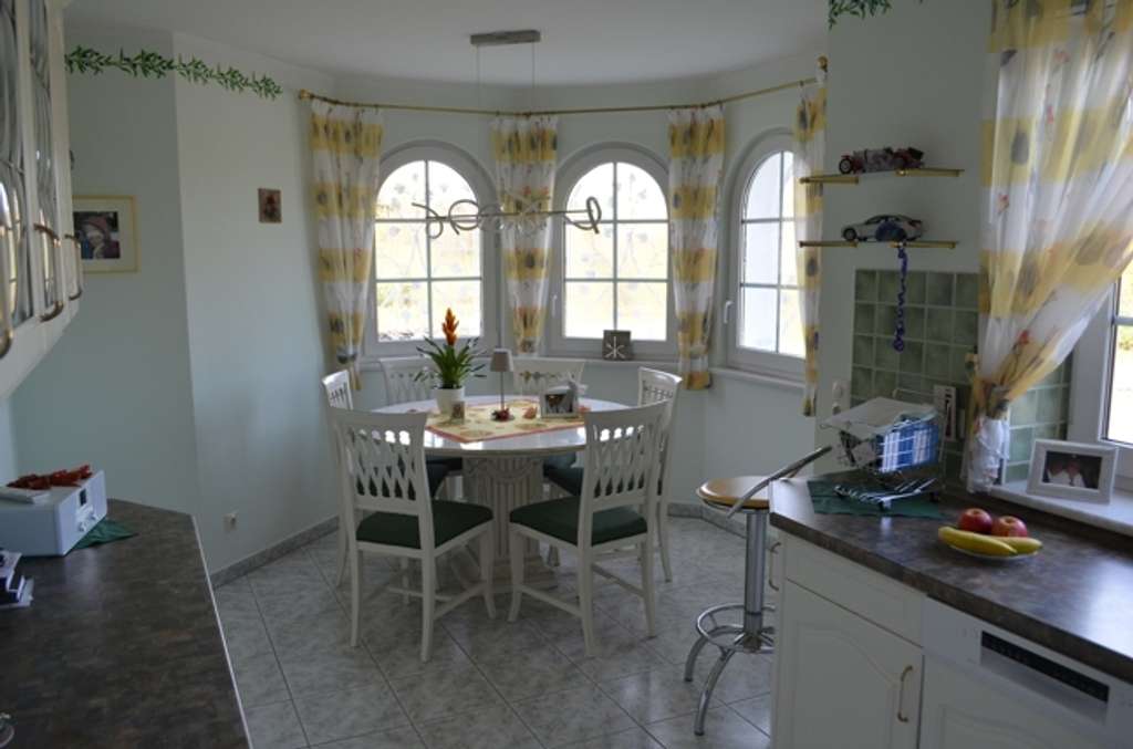 Immobilie in Weil - attraktives Ein-/ Zweifamilienhaus mit Stil und Charme -
in ruhiger, idyllischer Ortsrandlage - Bild 2