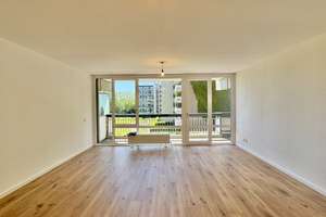 Vollständig renovierte 4-Zimmer-Wohnung im 3. OG mit 2 Balkonen und Garage in Köln-Weiden – Lübecker Str. 13, 50858 Weiden, Köln – Vorschaubild 7
