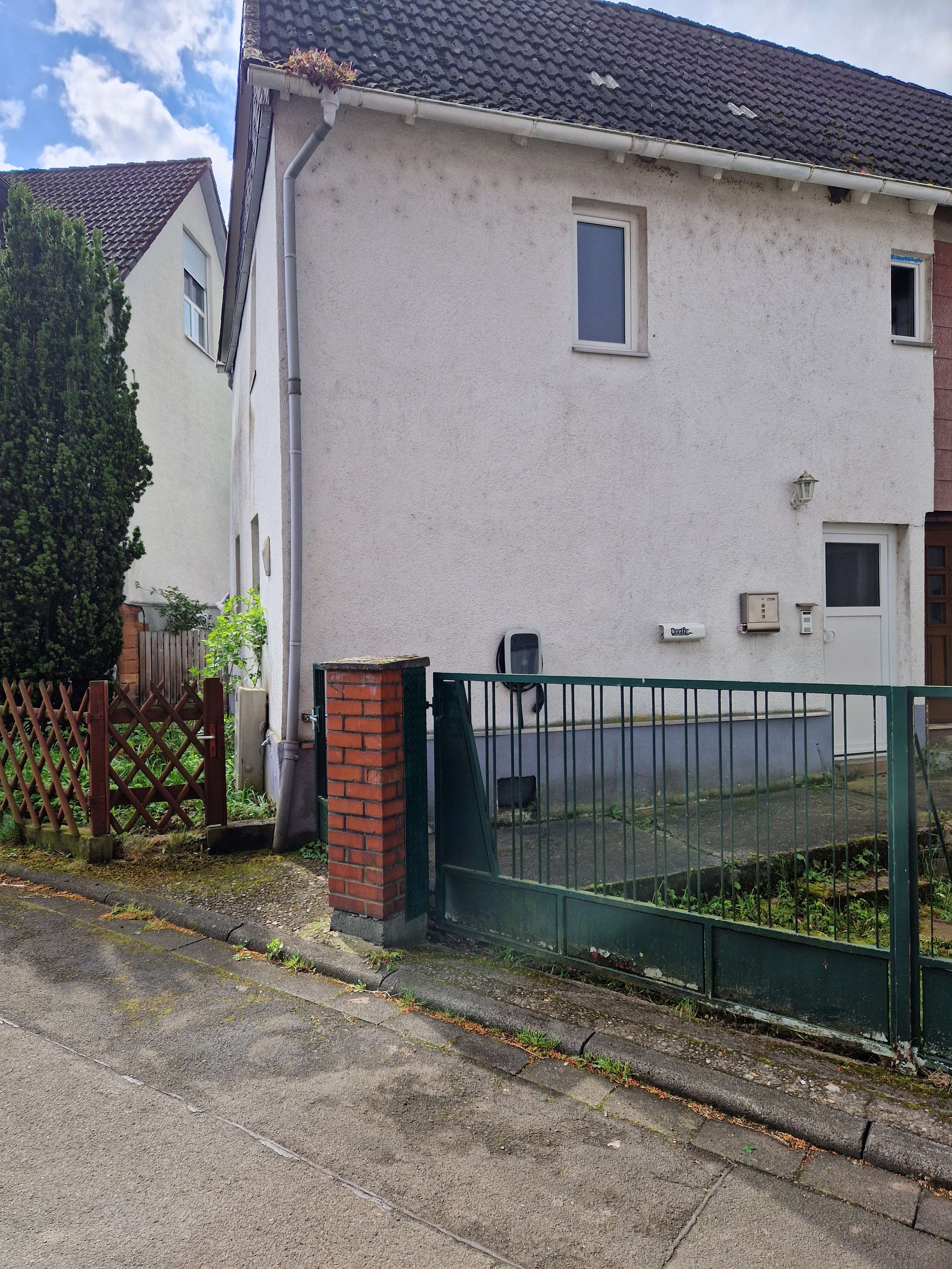 Glauburg - Handwerkerpotenzial -3Zi Haus mit DG und Scheune, E-Ladestation, Wetteraukreis – Bild 2