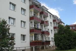 Familienfreundliches Wohnen mit Wanne und Balkon in der Taborer Straße 23 Naumburg (Saale) – Taborer Straße 23, 6618 Naumburg (Saale) – Vorschaubild 2