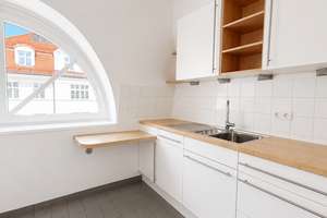 Wohnen mit Flair am Englischen Garten – 2,5 Zimmer-Galerie-Dachgeschoss-Wohnung mit Dachterrasse – Kunigundenstraße XXX, 80802 Münchner Freiheit, München – Vorschaubild 23