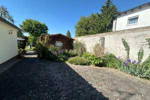 Renovierte kl. Doppelhaushälfte mit großem, gepflegtem Garten, Garage und Gartenhaus! – Kirschenweg 24, 86169 Augsburg – Vorschaubild 2