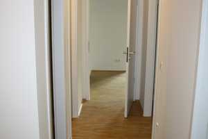Neuwertig! 3-Zimmer-Wohnung mit Terrasse u. EBK in wunderschöner Parkanlage – Agnes-Bernauer-Straße 189, 80687 München – Vorschaubild 5