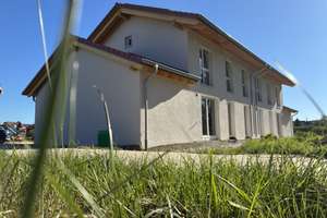 Doppelhaushälfte mit 5 Zimmern in Tannhausen  – Die vollständige Adresse der Immobilie erhältst du vom Anbieter., 73497 Tannhausen – Vorschaubild 3